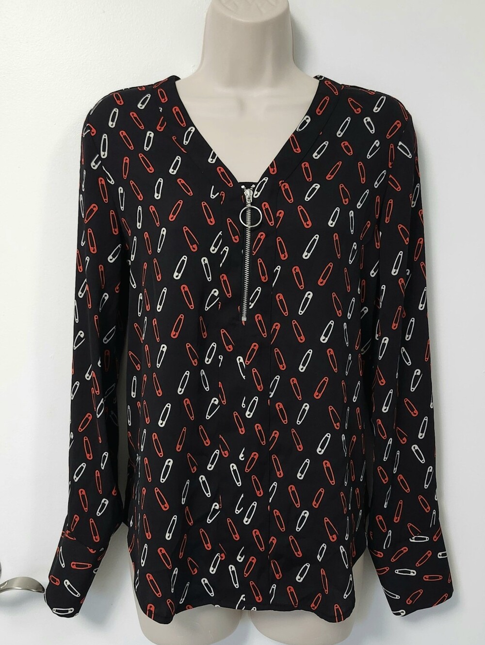 Rickis Black Blouse with Red & White Safety Pin Print and zip pull Size M - Picture 10 of 11